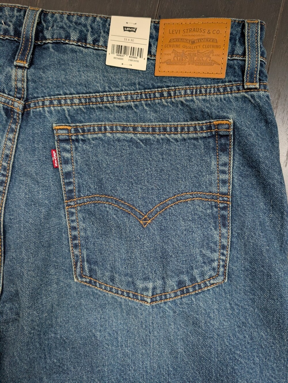 NWT Levi's Premium Women's Baggy Dad Barrel Jeans - Size 33 X 30